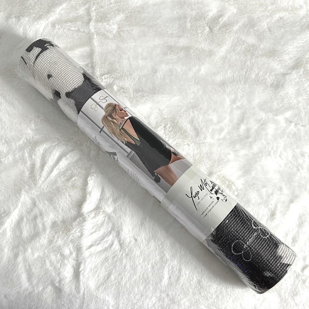 🆕 Jessica Simpson 4MM Two-Tone Yoga Mat